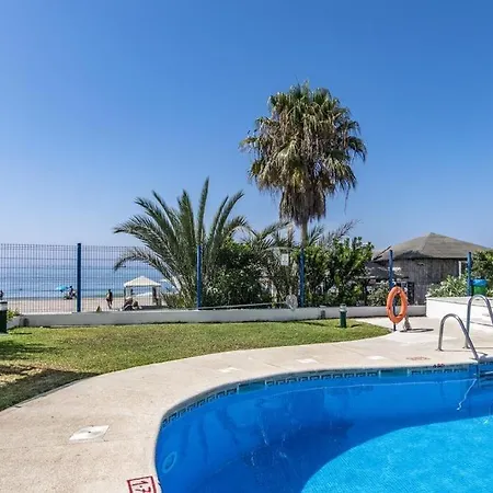 Pie De Playa Con Piscina: Banana Beach. Marbella