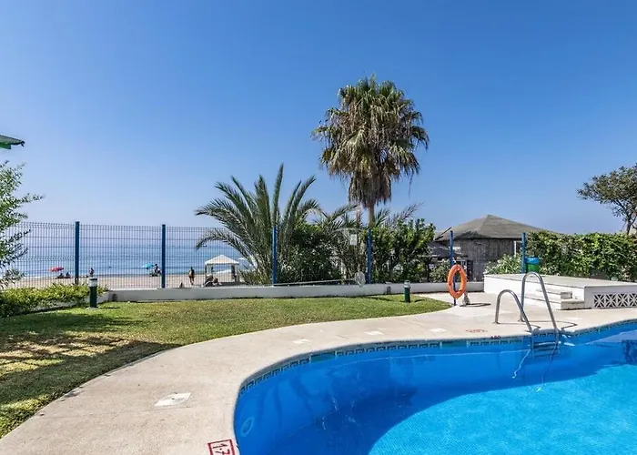 Pie De Playa Con Piscina: Banana Beach. ماربيا